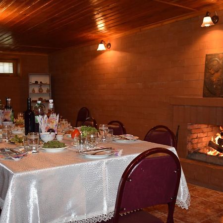 Family Hotel Lago & Wine Cellar 拉戈代希 外观 照片