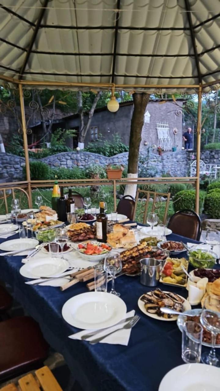 Family Hotel Lago & Wine Cellar 拉戈代希 外观 照片