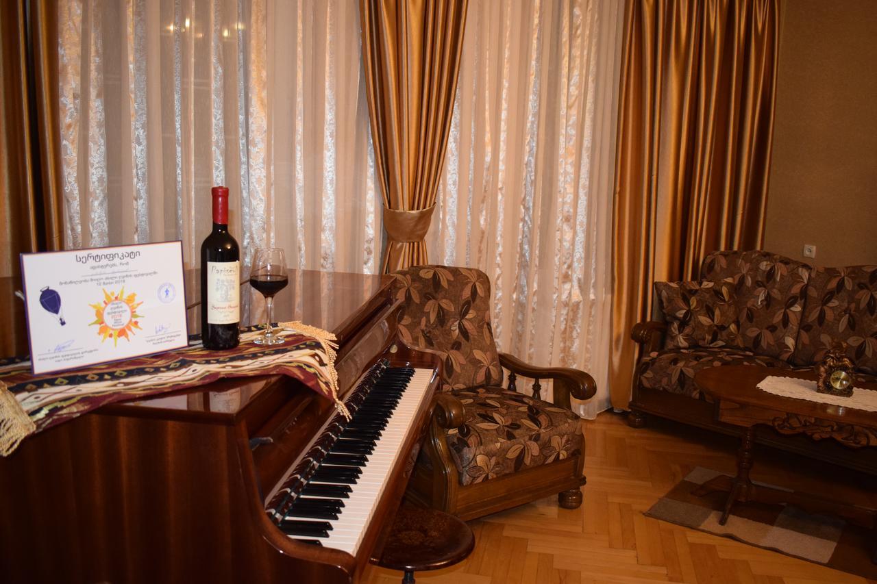 Family Hotel Lago & Wine Cellar 拉戈代希 外观 照片