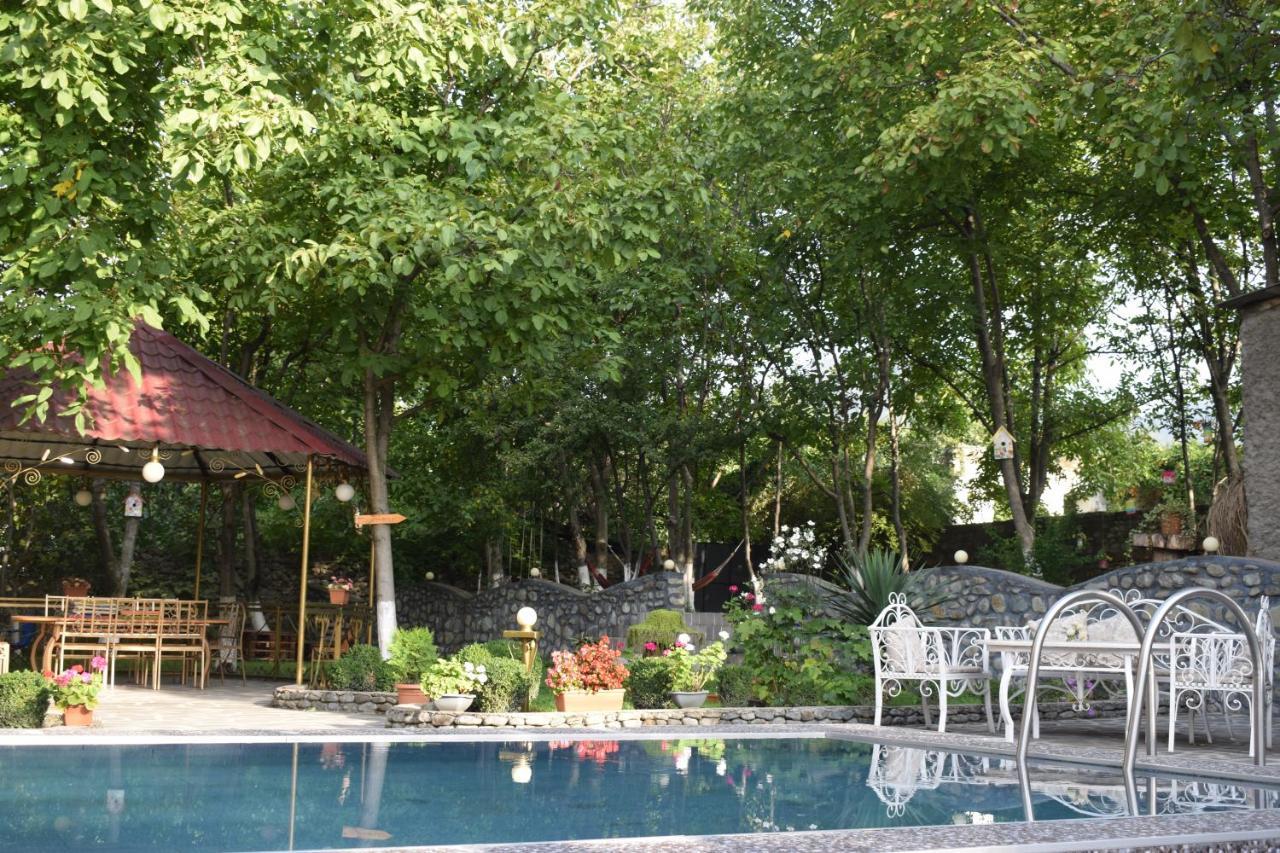 Family Hotel Lago & Wine Cellar 拉戈代希 外观 照片