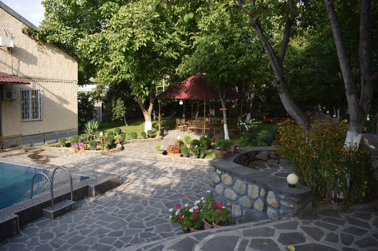 Family Hotel Lago & Wine Cellar 拉戈代希 外观 照片