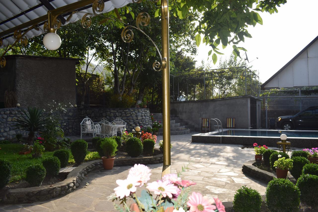 Family Hotel Lago & Wine Cellar 拉戈代希 外观 照片