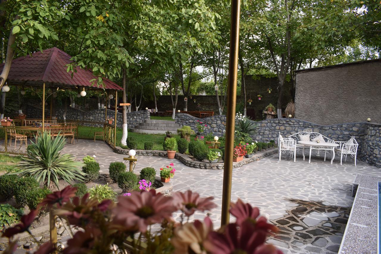 Family Hotel Lago & Wine Cellar 拉戈代希 外观 照片