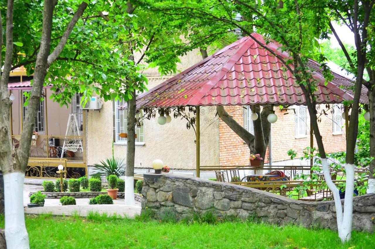 Family Hotel Lago & Wine Cellar 拉戈代希 外观 照片
